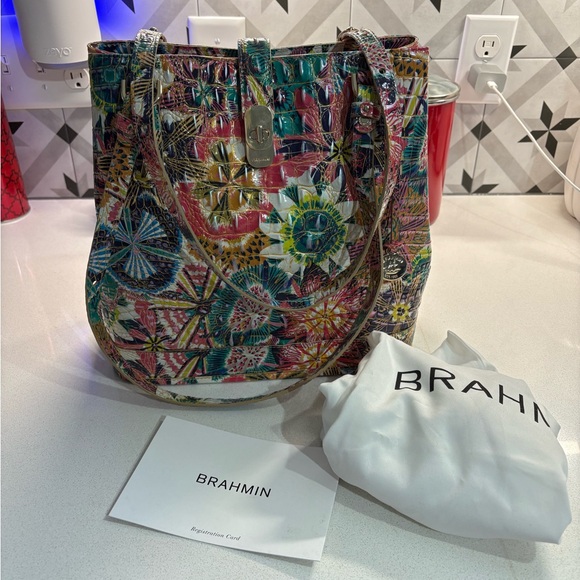 Brahmin Handbags - Brahmin Fiora Bucket Bag Desert Melbourne Pattern with Dust Bag EUC